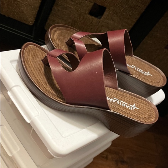 Eastland (Size 7) Laurel w/ Memory Foam.  Women's Brown Slide Sandals. - Picture 1 of 5